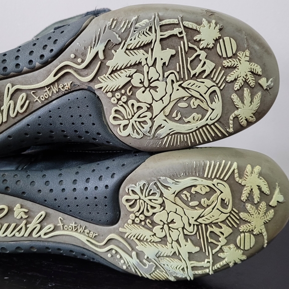 **Very Rare** Women's Cushe Diva boots size 9 - run small - Picture 6 of 8